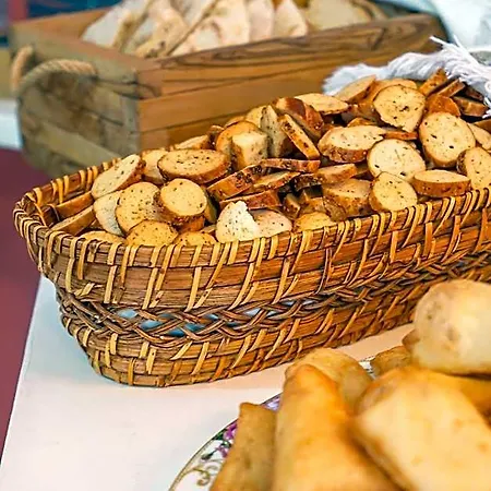 Bouti Ayvalı